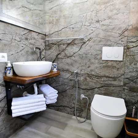 Rivaaa Πανσιόν